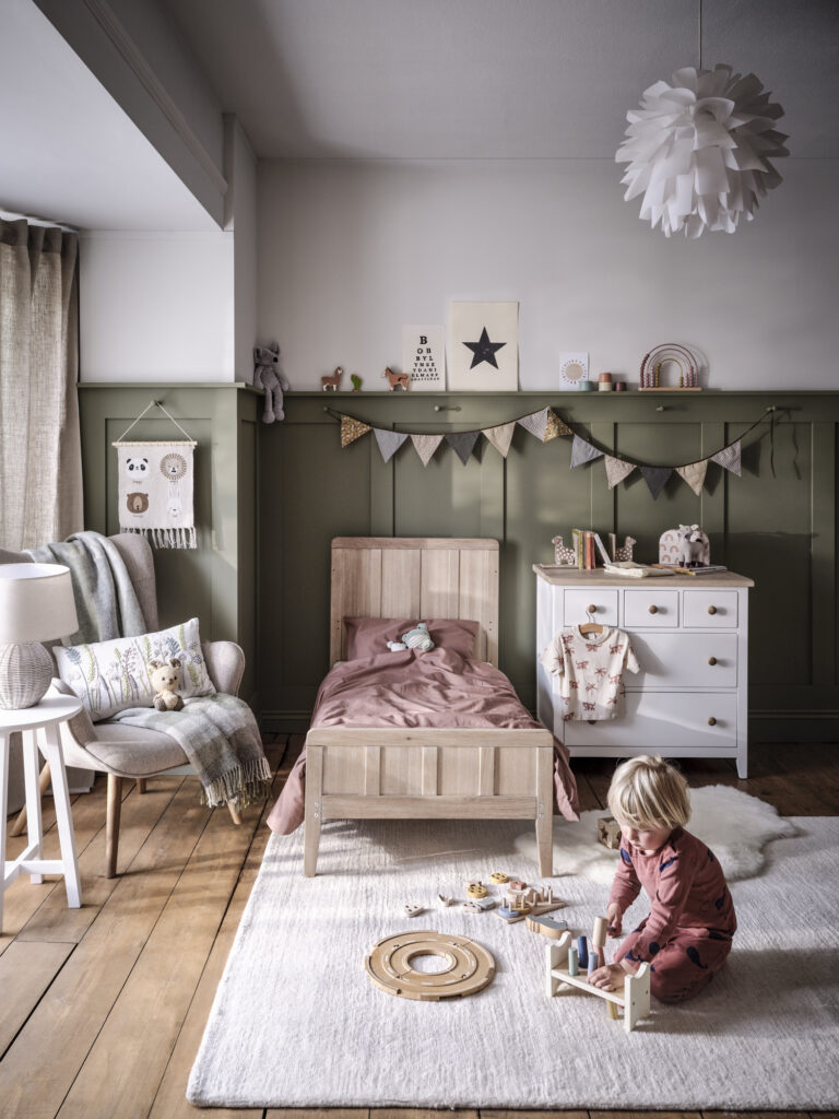 COTSWOLD COMPANY – Norfolk CHESTER COT SET 0242