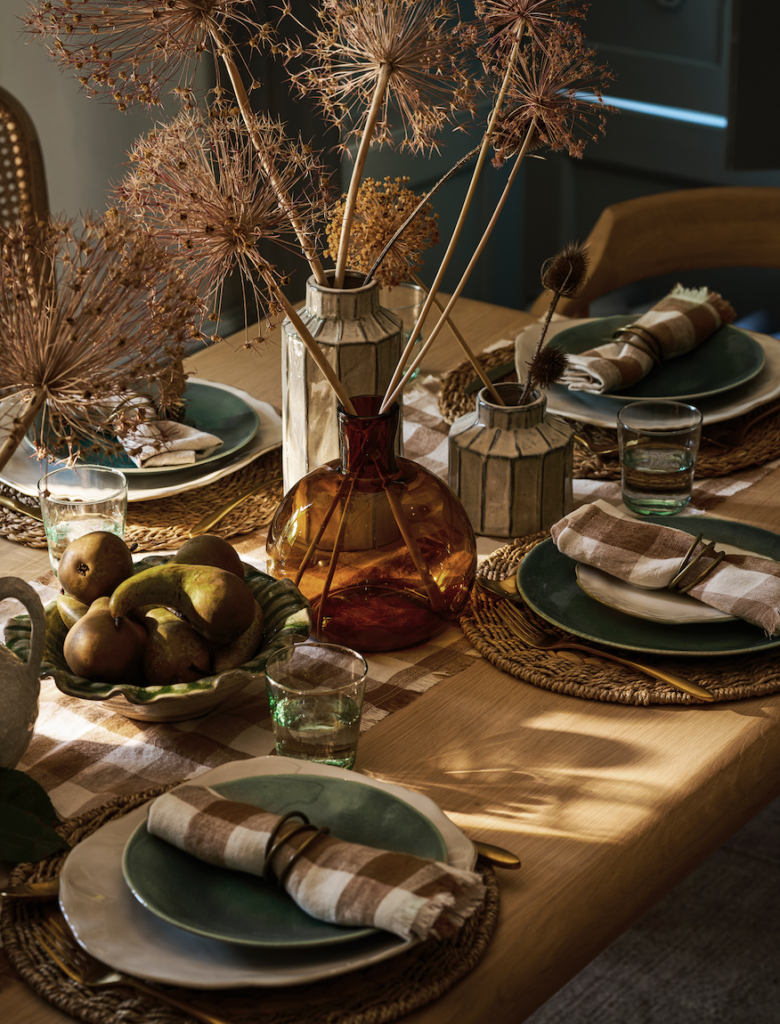 GT dining detail