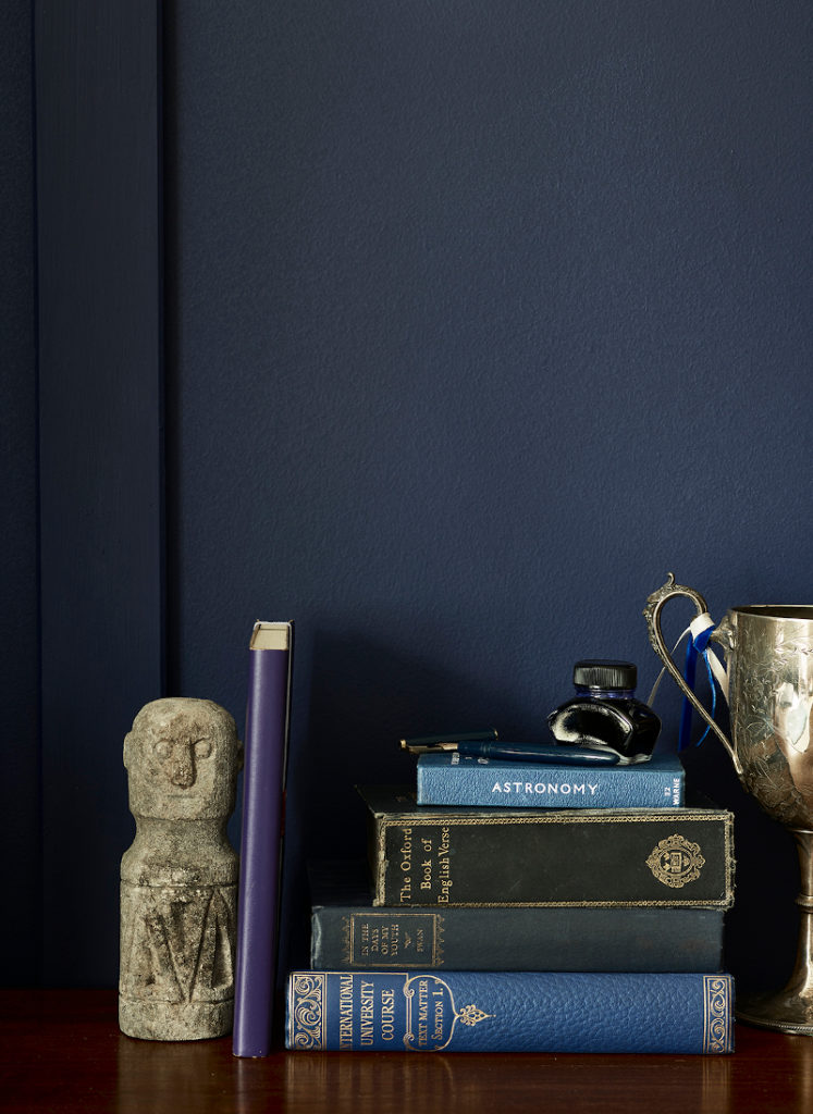 Dulux Heritage- Oxford Blue book detail