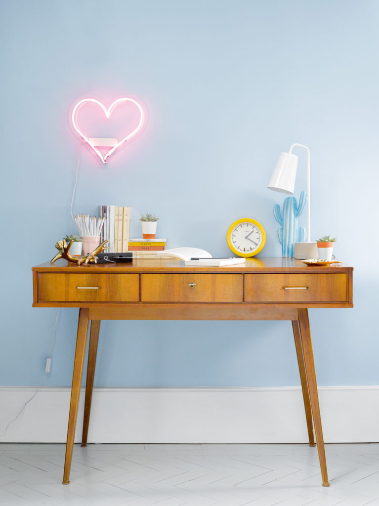 Talking-Tables-Lighten-Up-Love-Heart-neon-light