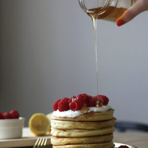 Pancakes (honey pour) 