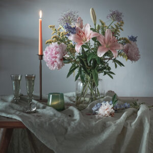 Table and flowers 