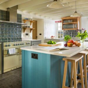 Cliffside-Durgan-Helford-River-Kitchen-Breakfast-Bar 