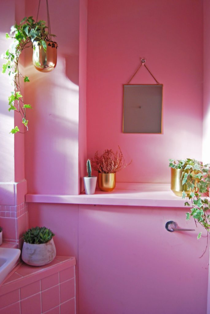 PINKBATHROOM